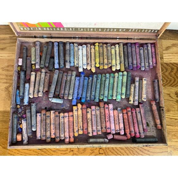 Vintage Rembrandt Soft Pastels by Talens Holland Wooden Box Artist Drawing Media - Picture 3 of 3